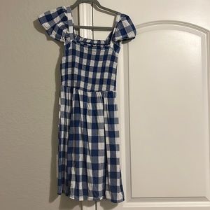 Mini gingham dress in blue with flutter sleeves!